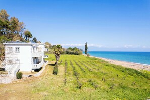Exterior - Beachfront Nest Memi, Koroni-Seaheaven House B3 (Koroni)