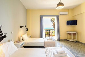 Travel cot, WiFi, bed sheets - Beachfront Nest Memi, Koroni-Seaheaven House A3 (Koroni)