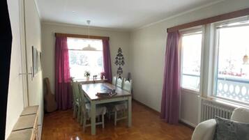 Shared Dormitory, 3 Bedrooms, Smoking, Balcony | Living room