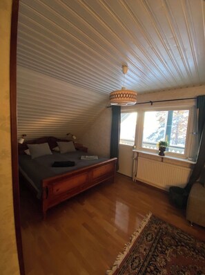 Shared Dormitory, 3 Bedrooms, Smoking, Balcony - Room-charming Guest Room Retreat in Arje (Mellanström)