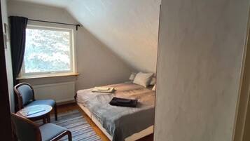 Shared Dormitory, 3 Bedrooms, Smoking, Balcony