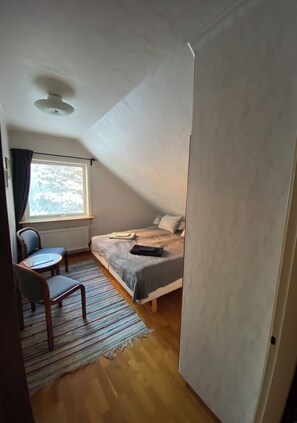Shared Dormitory, 3 Bedrooms, Smoking, Balcony - Room-charming Guest Room Retreat in Arje (Mellanström)