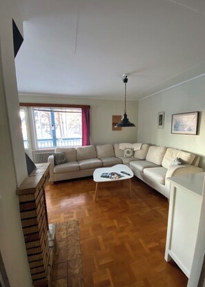 Shared Dormitory, 3 Bedrooms, Smoking, Balcony | Living room - Room-charming Guest Room Retreat in Arje (Mellanström)