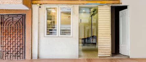 House | Reception