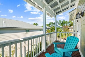 Property grounds - Blue Haven  | Walk to Beach | 4BR Coastal Retreat (Santa Rosa Beach)