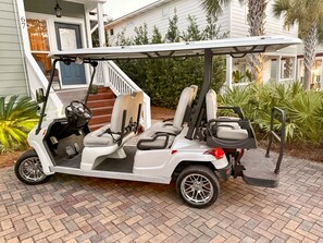 Property grounds - Blue Haven  | Walk to Beach | 4BR Coastal Retreat (Santa Rosa Beach)