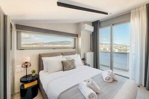 Room - The HostMaster 910 Loft (Tavros)