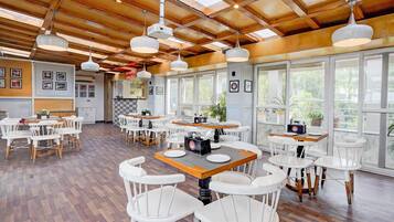 House | Tempat makan