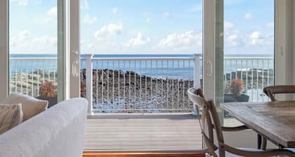 Perkins Cove Ogunquit Oceanfront Penthouse - Private Beach 2 Bedroom, 2.5 baths