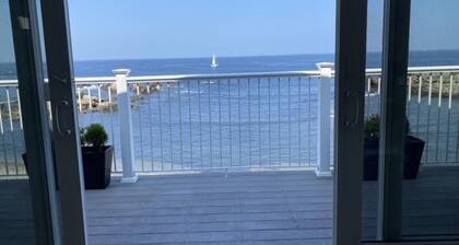 Perkins Cove Ogunquit Oceanfront Penthouse - Private Beach 2 Bedroom, 2.5 baths