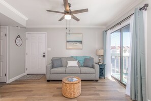 Living area - Cozy 1BR Steps to Beach, 2 Pools, Prime Location (Gulf Shores)