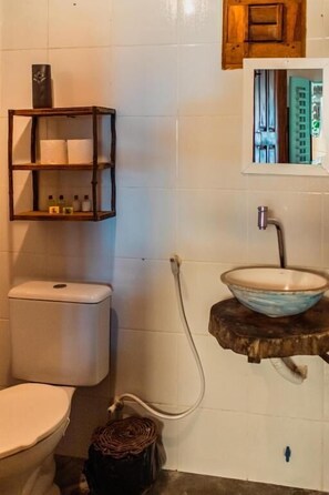 Bathroom - Cabaré du Vento (Cruz)