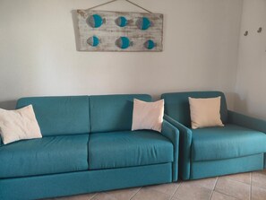 Living area - Holiday Home 'Domo Sa Turra' with Private Terrace, Garden and Air Conditioning (Rena Majore)