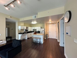 Unclassified image, 5 of 31, button - KTown 2BR - Parking, Pool, Walk to Metro (Los Angeles)