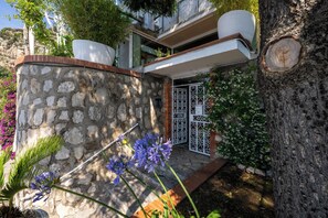 Exterior detail - The Pearl of Positano (Piano di Sorrento)