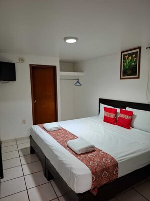 Chambre Simple Classique, vue cour intérieure