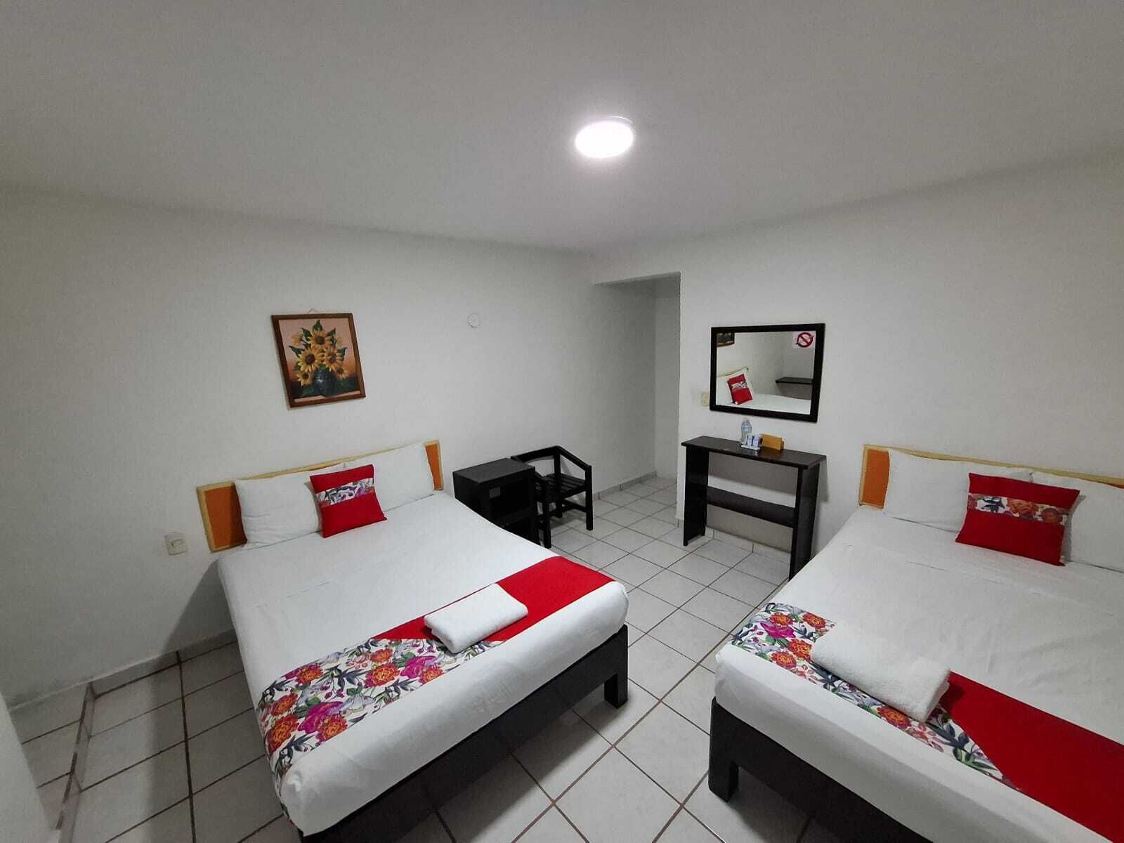 Chambre Confort avec lits jumeaux, vue cour intérieure