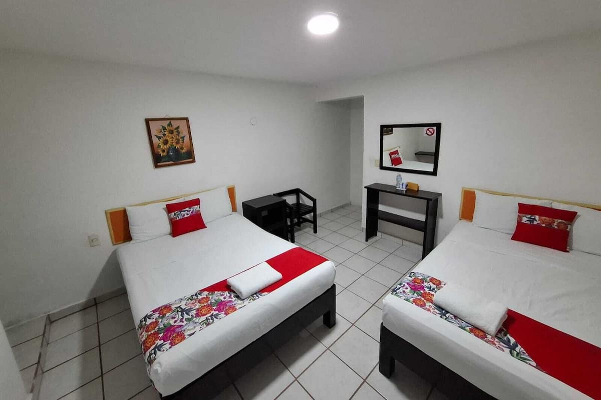 Chambre Confort avec lits jumeaux, vue cour intérieure