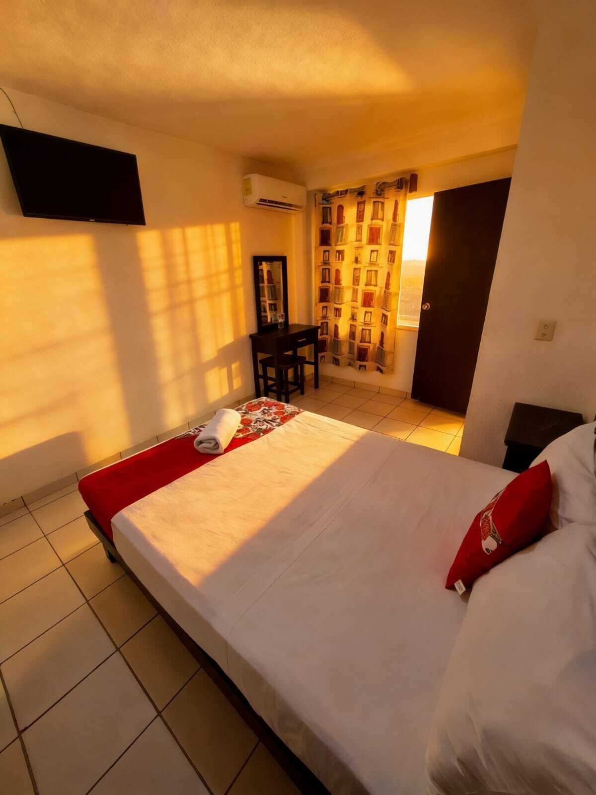 Classic Single Room, Courtyard View | Hypo-allergenic bedding, down comforters, iron/ironing board, free WiFi