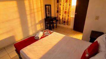 Classic Single Room, Courtyard View | Hypo-allergenic bedding, down comforters, iron/ironing board, free WiFi