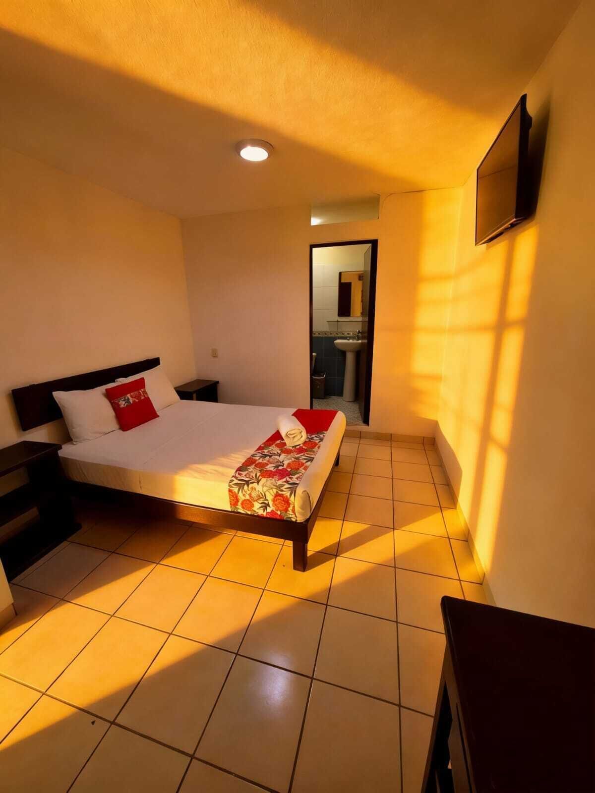Classic Single Room, Courtyard View | Peralatan tempat tidur hipoalergenik, gebar bulu kapas 