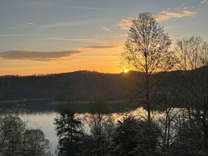 Unclassified image, 3 of 6, button - Newly renovated 4B, 4BA in Deerfield - Interior pics will be posted soon! (LaFollette)