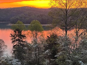 Unclassified image, 5 of 6, button - Newly renovated 4B, 4BA in Deerfield - Interior pics will be posted soon! (LaFollette)