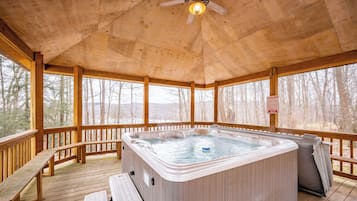 Bain à remous extérieur