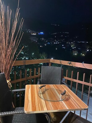 Outdoor dining - Bellavista Saint-Vincent (Saint-Vincent)