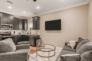TV - Ruston Haven • Sports Complex + Dining + LA Tech (Ruston)