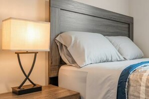 Iron/ironing board, Internet, bed sheets - Ruston Haven • Sports Complex + Dining + LA Tech (Ruston)