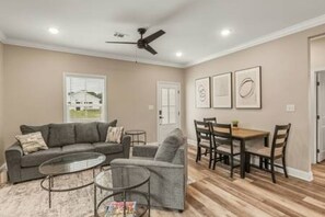 TV - Ruston Haven • Sports Complex + Dining + LA Tech (Ruston)