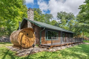 Exterior - New! Gorgeous 3 bedroom on North Twin Lake (Conover)