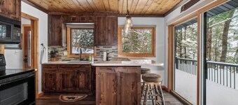 New! Gorgeous 3 bedroom on North Twin Lake