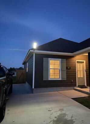Exterior - 123-baywood · Family Retreat | LA Tech + Sports (Ruston)
