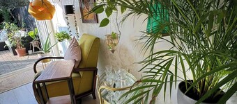 House - Sleeps 6 - Private Garden & Parking