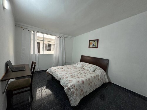 Room-h1 Exceptional Location Near Histor