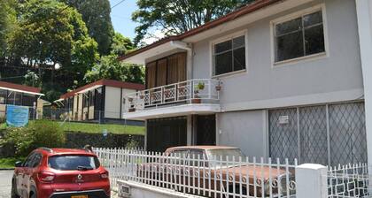 Room-h1 Exceptional Location Near Histor