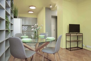 Dining - Andersa 35 Warszawa | Cozy Apartment | Remote Work | Close to the City Center (Warszawa)