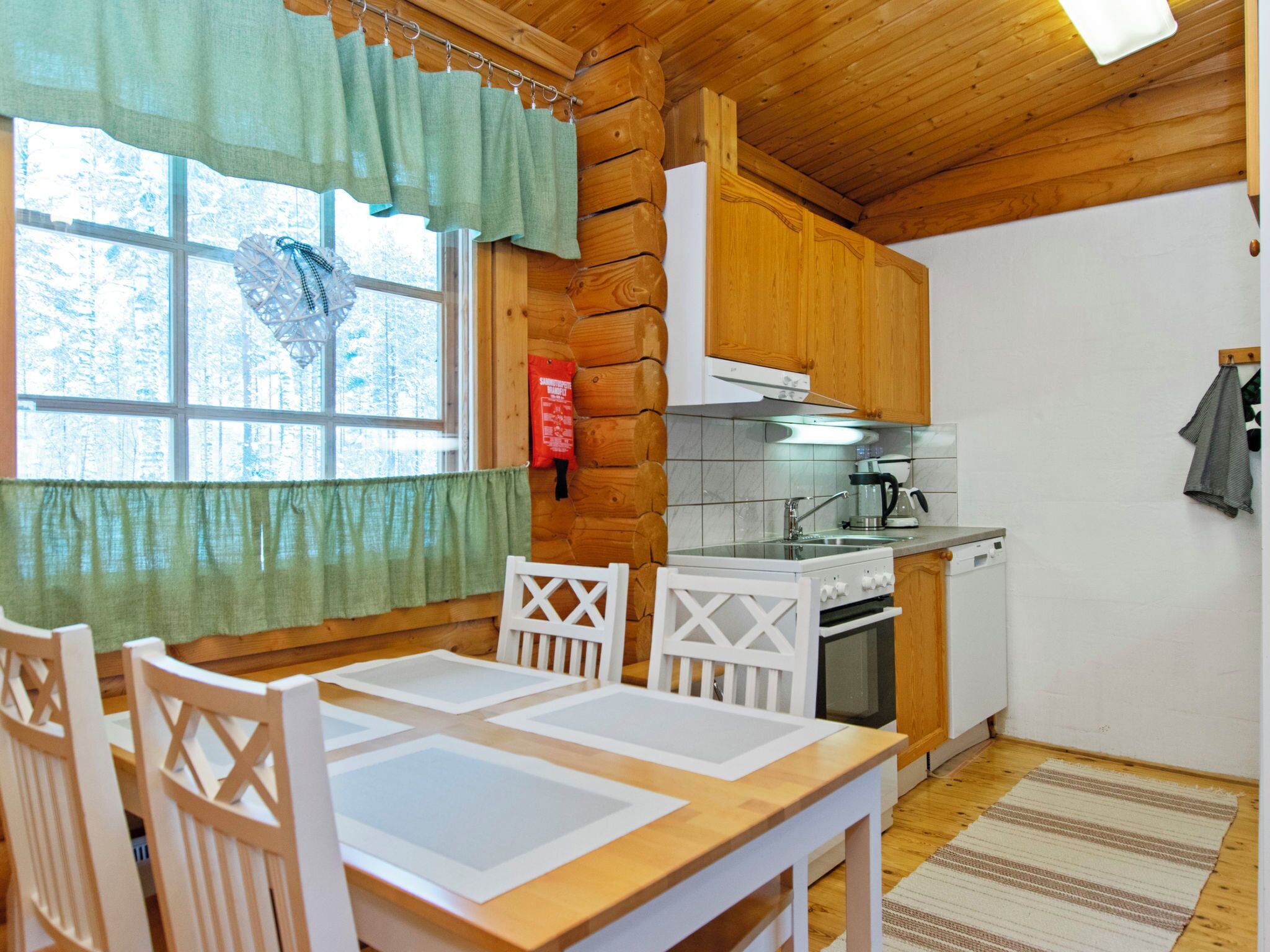 Jääkaappi, mikroaaltouuni, astianpesukone