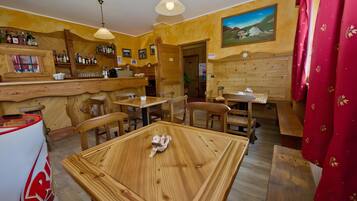 Bar (in der Unterkunft)