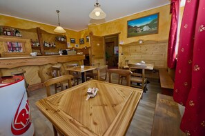 Bar (in der Unterkunft)