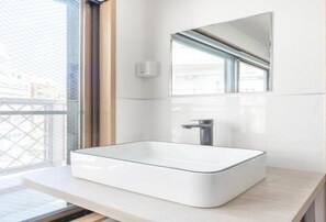 Shower, hair dryer, bidet, towels - The best Nakano house 3-bedroom bungalow in charming Nakano City with AC (Nakano City)