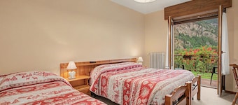 "Room 9" with Mountain View, Shared Terrace in Bionaz