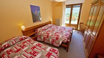 WiFi, bed sheets