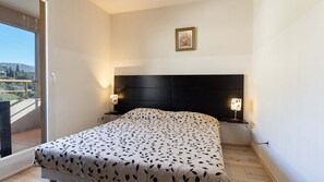 1 bedroom - Bright apartment for 4 people, with a balcony (Grasse)