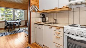Fridge, microwave, dishwasher, cookware/dishes/utensils