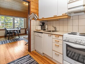 Fridge, microwave, dishwasher, cookware/dishes/utensils - Hirvasaho a 3 by Interhome (Inari)
