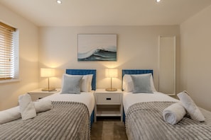 Unclassified image, 5 of 27, button - Newhaven - Fully Equipped Modern Home (Telford)