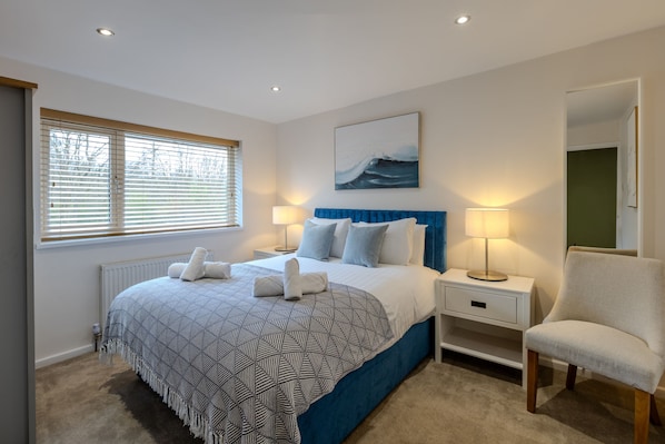 Unclassified image, 1 of 27, button - Newhaven - Fully Equipped Modern Home (Telford)